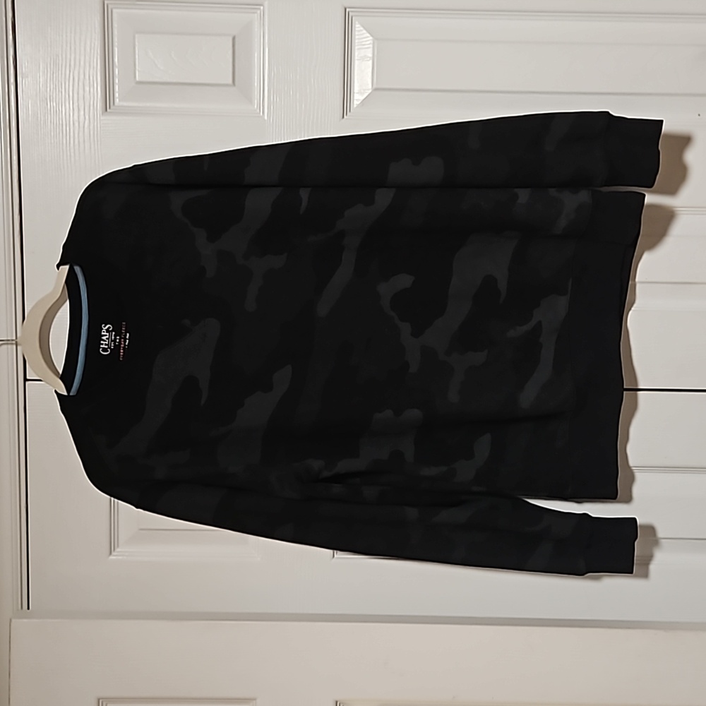Chaps men sweat shirt  size M black and gray